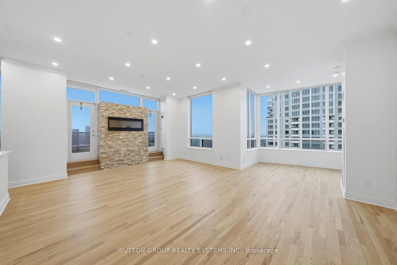 8 Rean Drive, Unit UPH 03 - Image 4