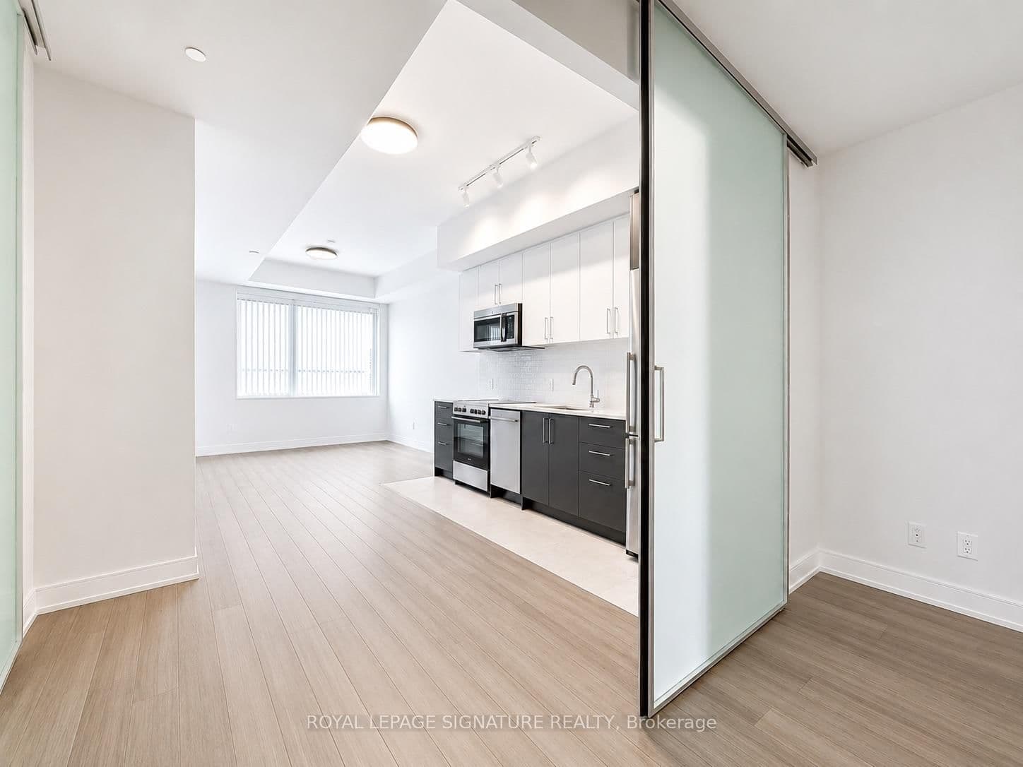 664 Spadina Avenue, Unit 404 - Image 6