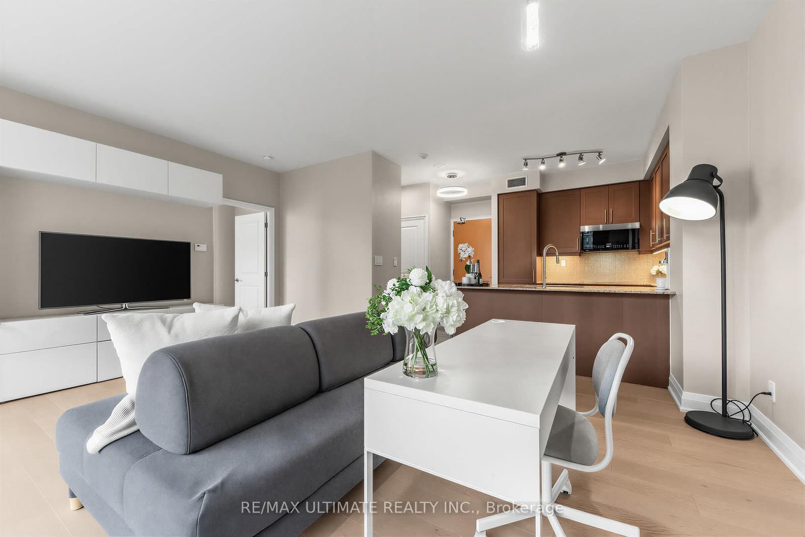 1 Bedford Road, Unit 603 - Image 2