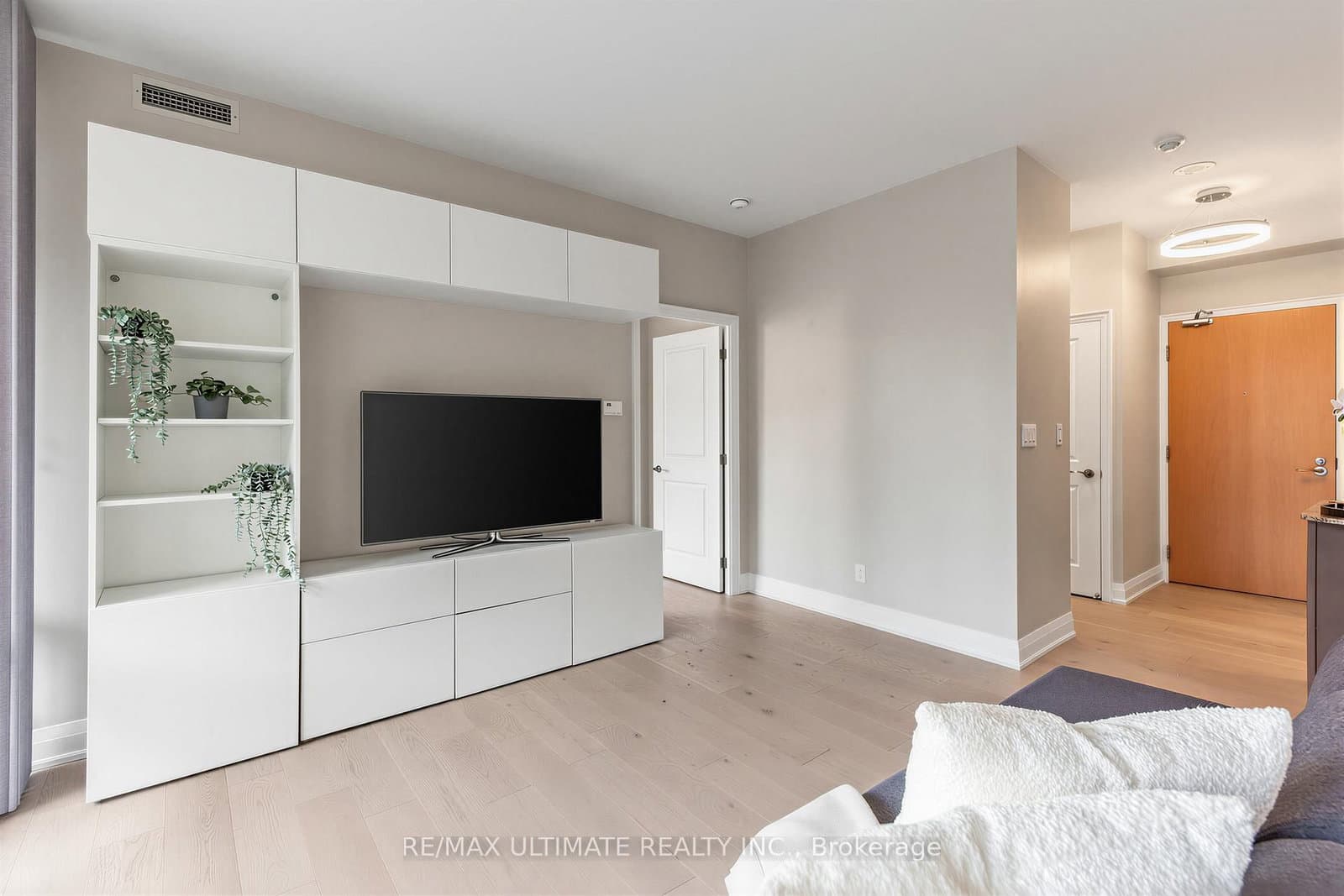 1 Bedford Road, Unit 603 - Image 6