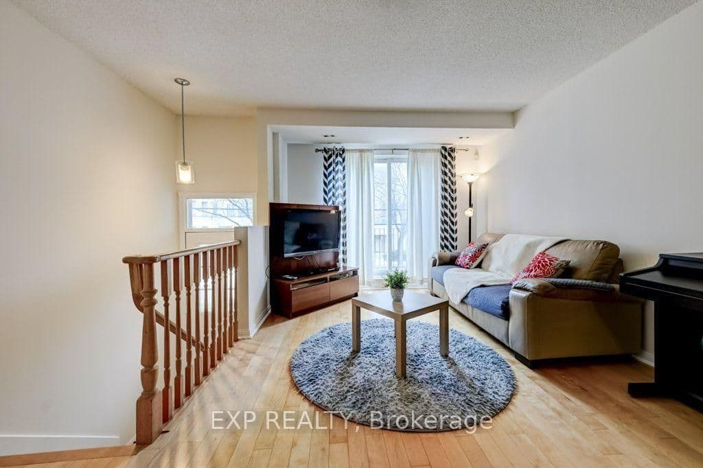 28 Sommerset Way, Unit 1716 - Image 2