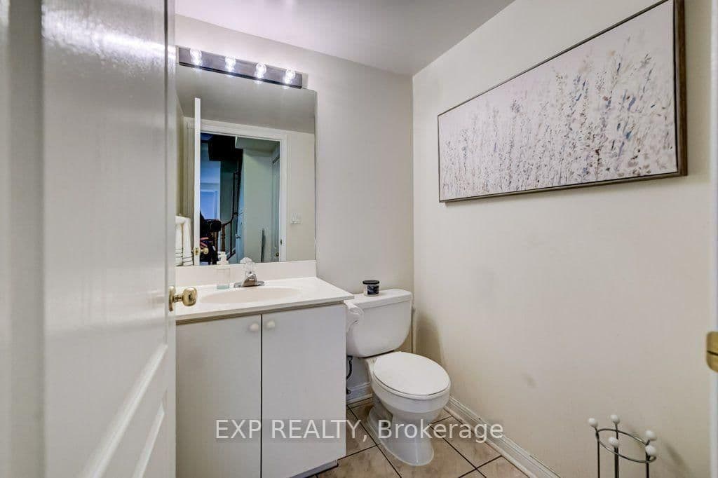 28 Sommerset Way, Unit 1716 - Image 4