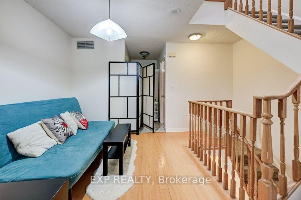 28 Sommerset Way, Unit 1716 - Image 5