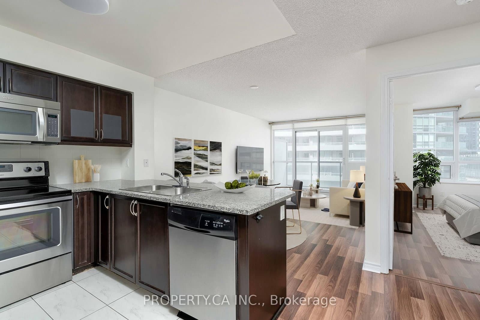 25 Lower Simcoe Street, Unit 803 - Image 1