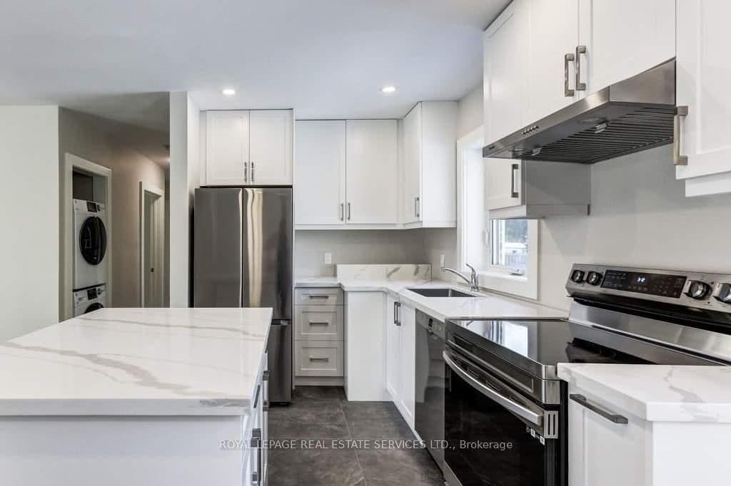 158 Finch Avenue E, Unit Main Floor - Image 1