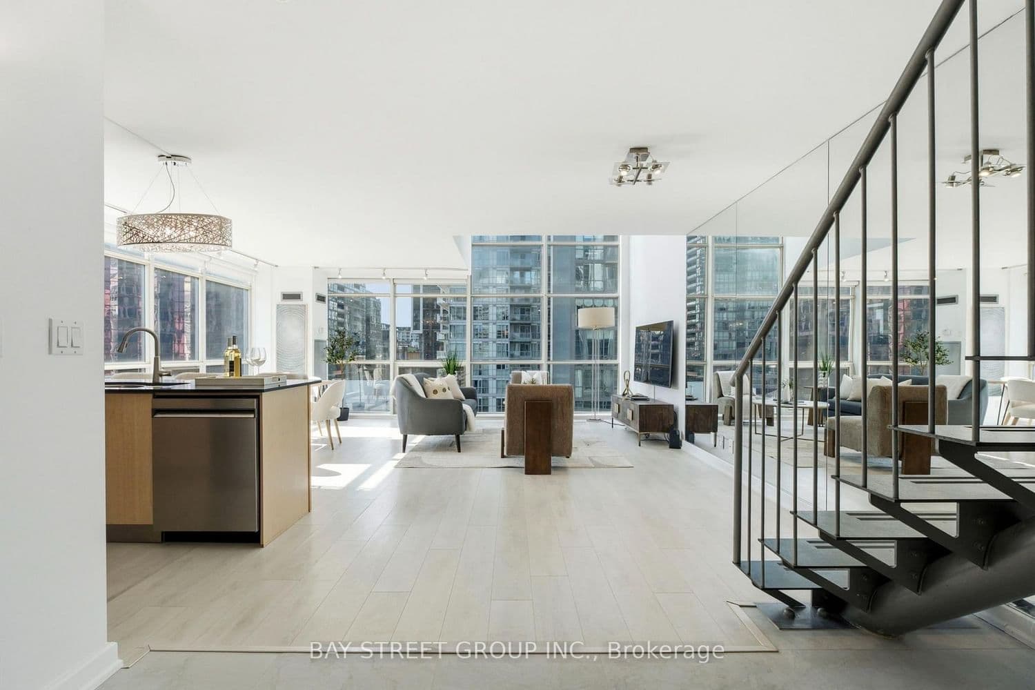 36 Blue Jays Way, Unit 925 - Image 4
