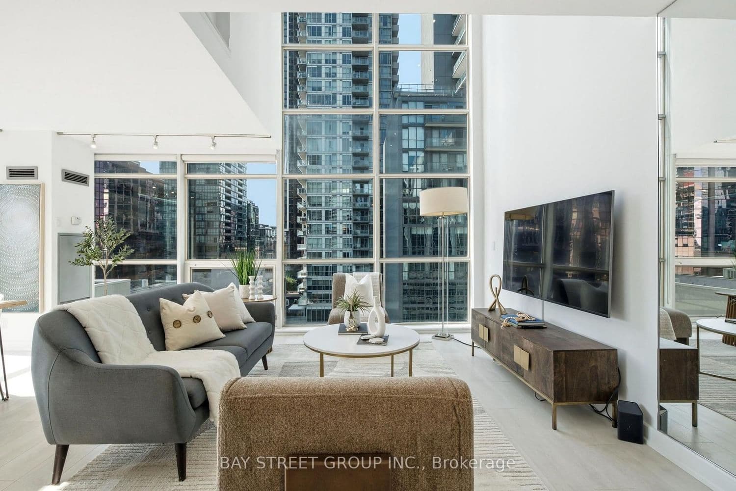 36 Blue Jays Way, Unit 925 - Image 6