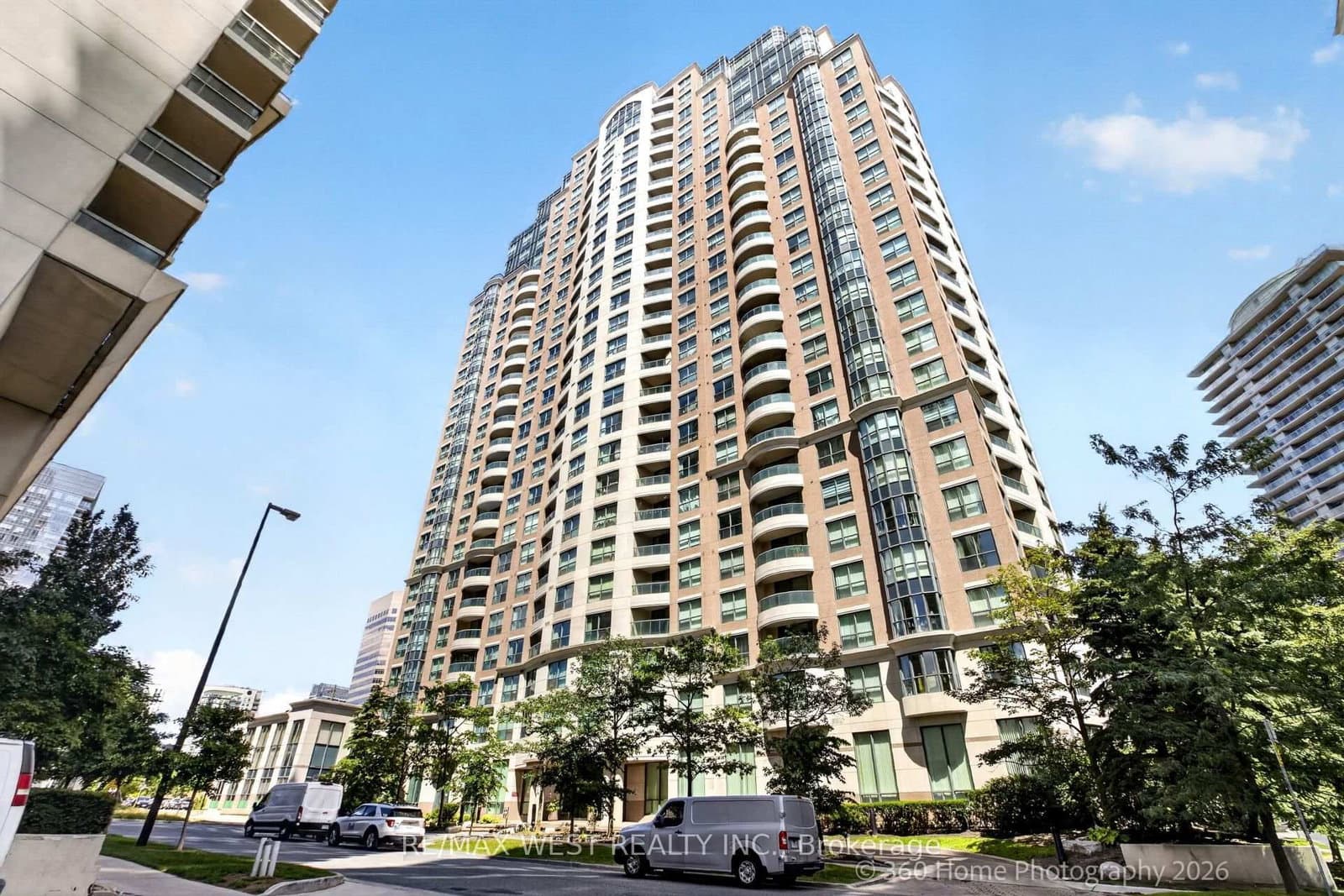 7 Lorraine Drive, Unit 706 - Image 1