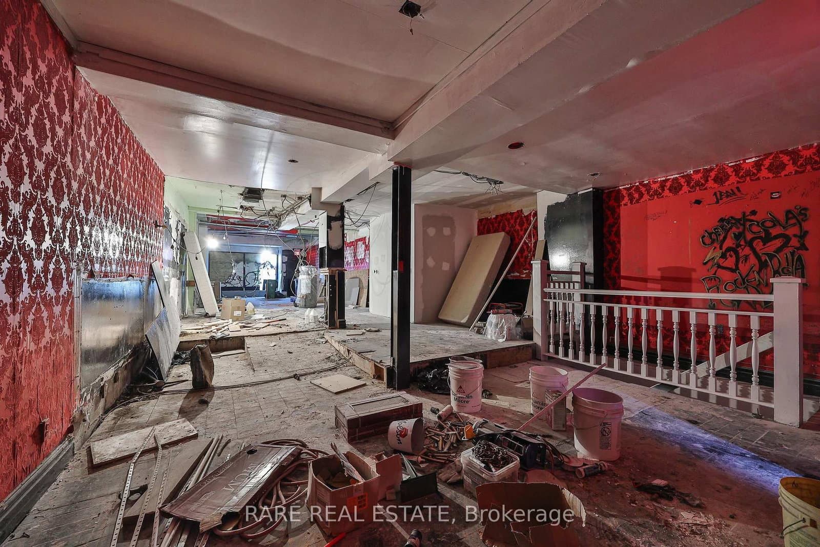 200 Bathurst Street - Image 4