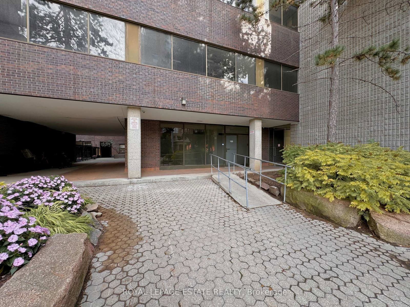124 Merton Street, Unit 404 - Image 4