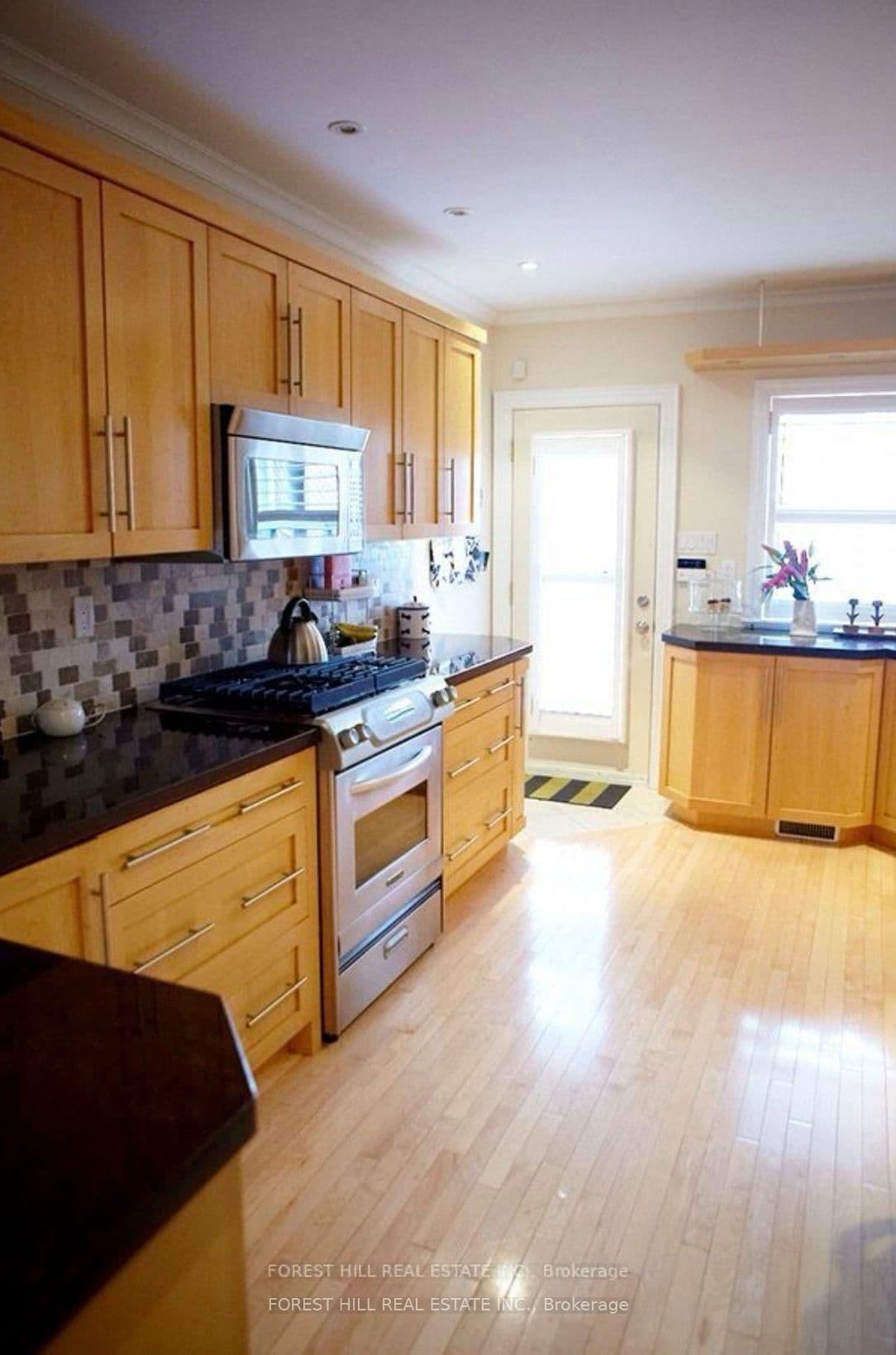 123 Helendale Avenue, Unit Main - Image 4