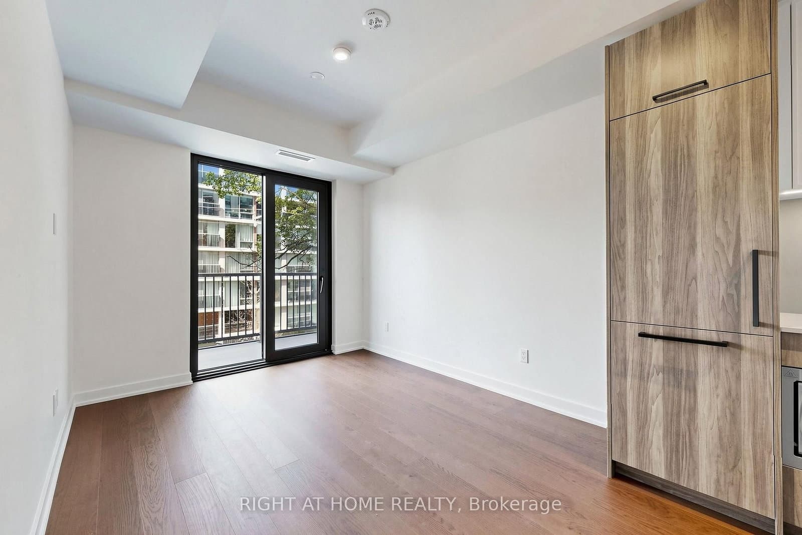 91 Montclair Avenue, Unit 521 - Image 6