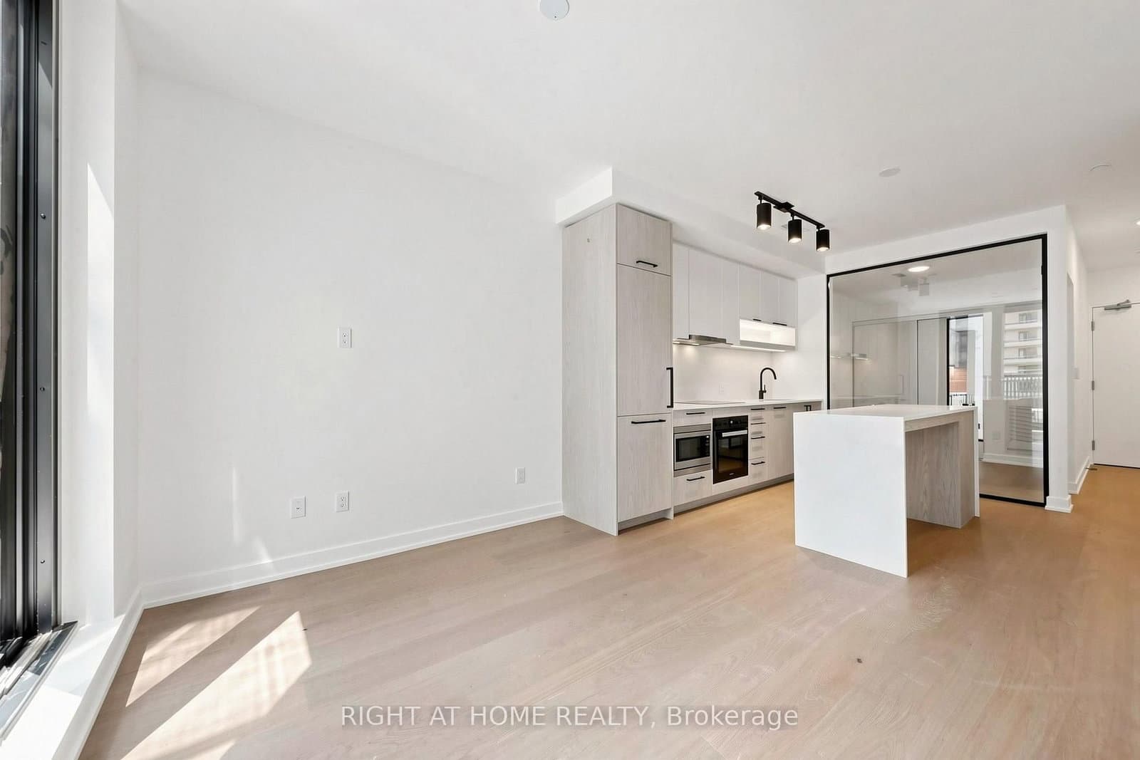 91 Montclair Avenue, Unit 832 - Image 6