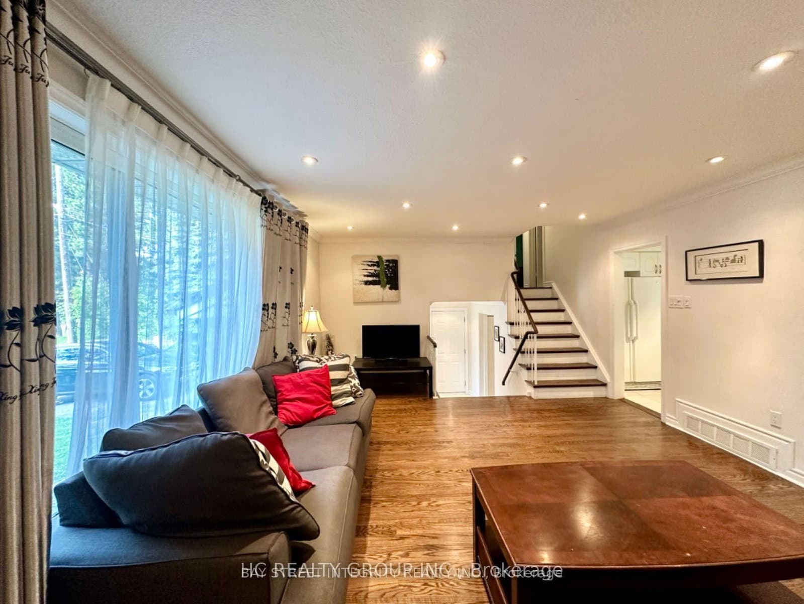 35 Lailey Crescent - Image 1