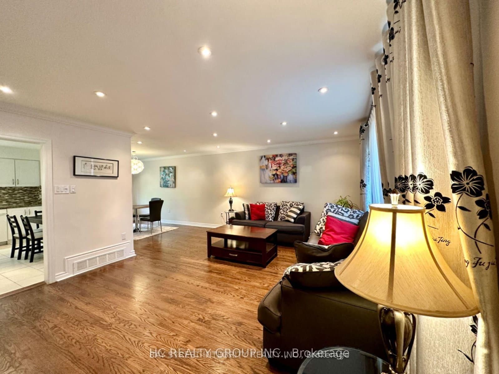35 Lailey Crescent - Image 2