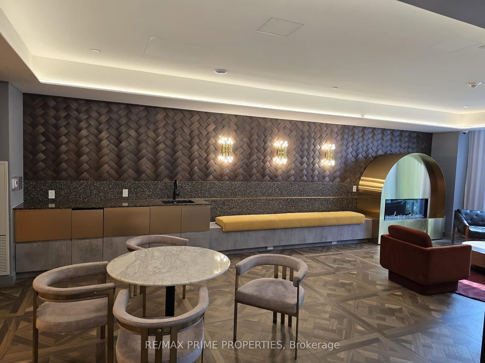 5 Lakeview Avenue, Unit 405 - Image 4