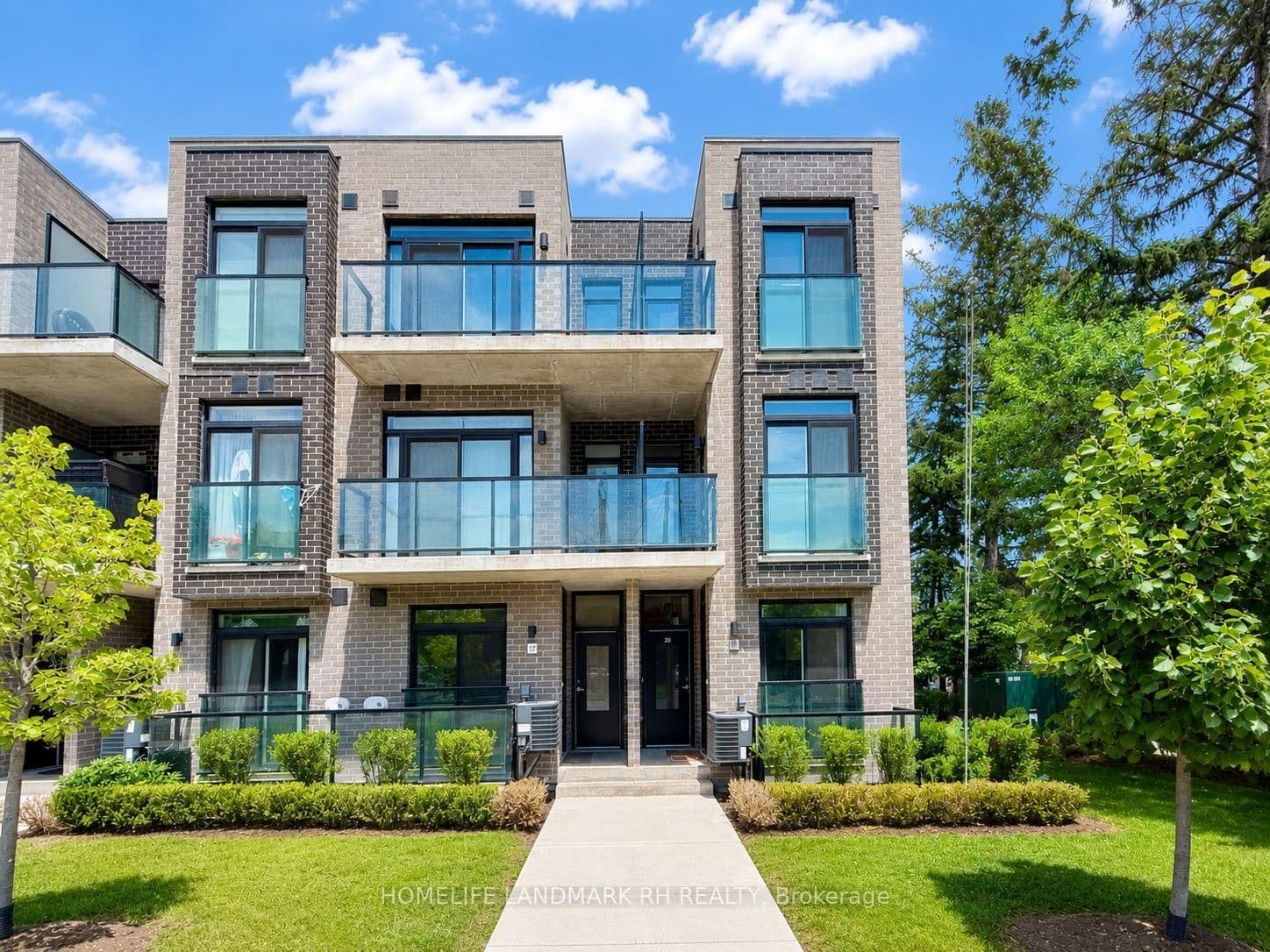 268 Finch Avenue E, Unit 20