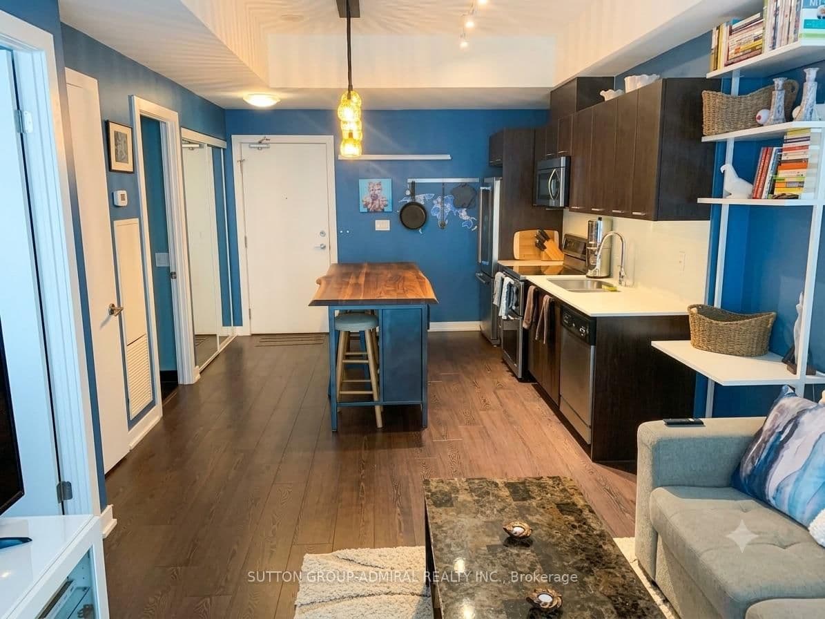 20 Bruyeres Mews, Unit 217 - Image 4