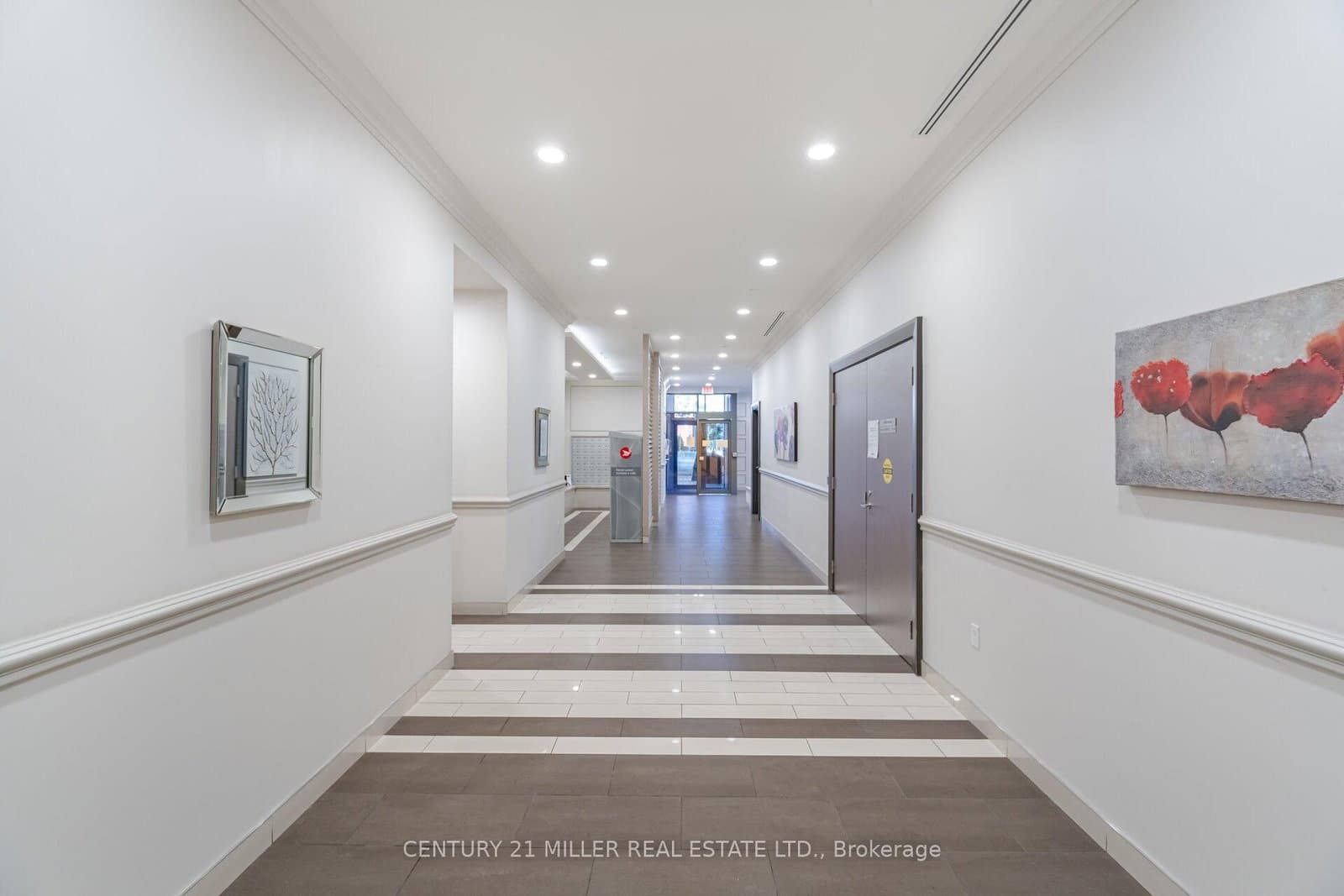 35 Saranac Boulevard, Unit Ph08 - Image 6