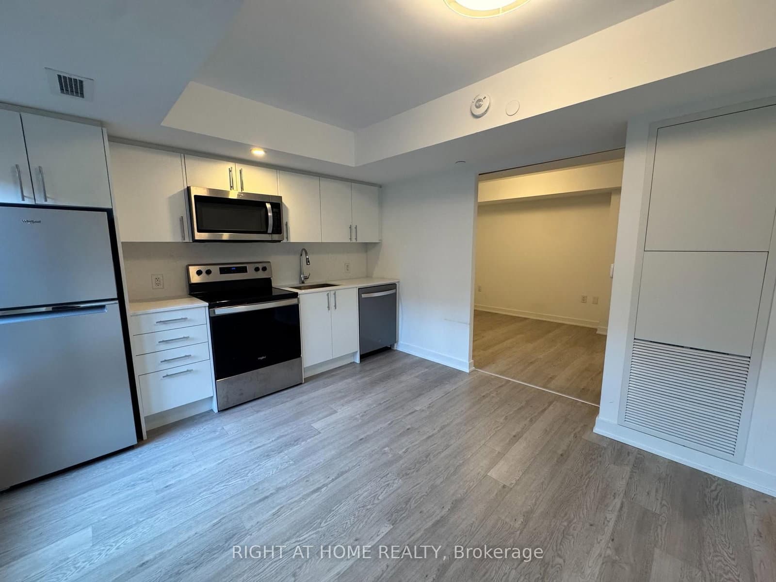 3 Strathgowan Avenue, Unit 326 - Image 6