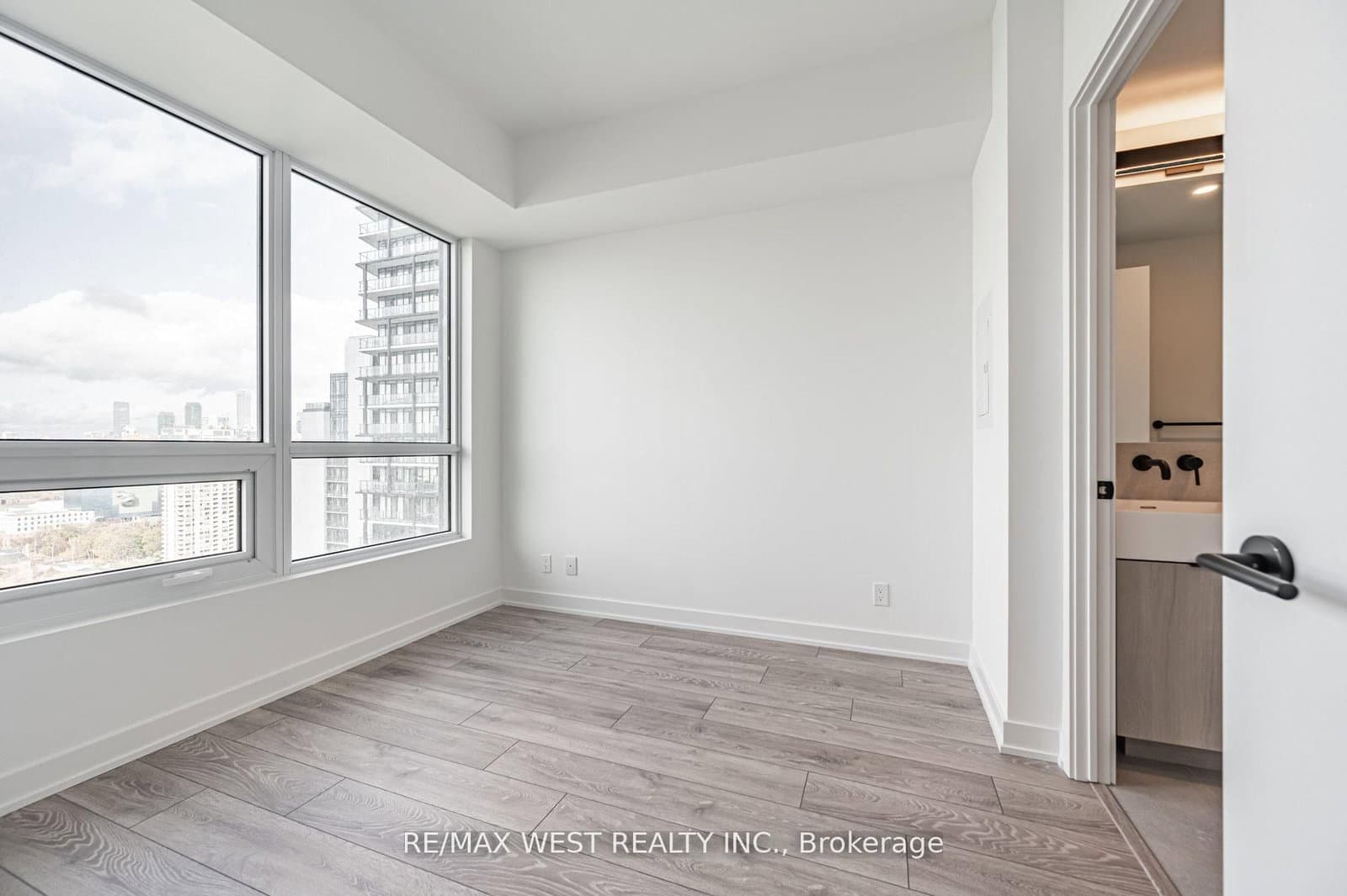108 Peter Street, Unit 2601 - Image 3