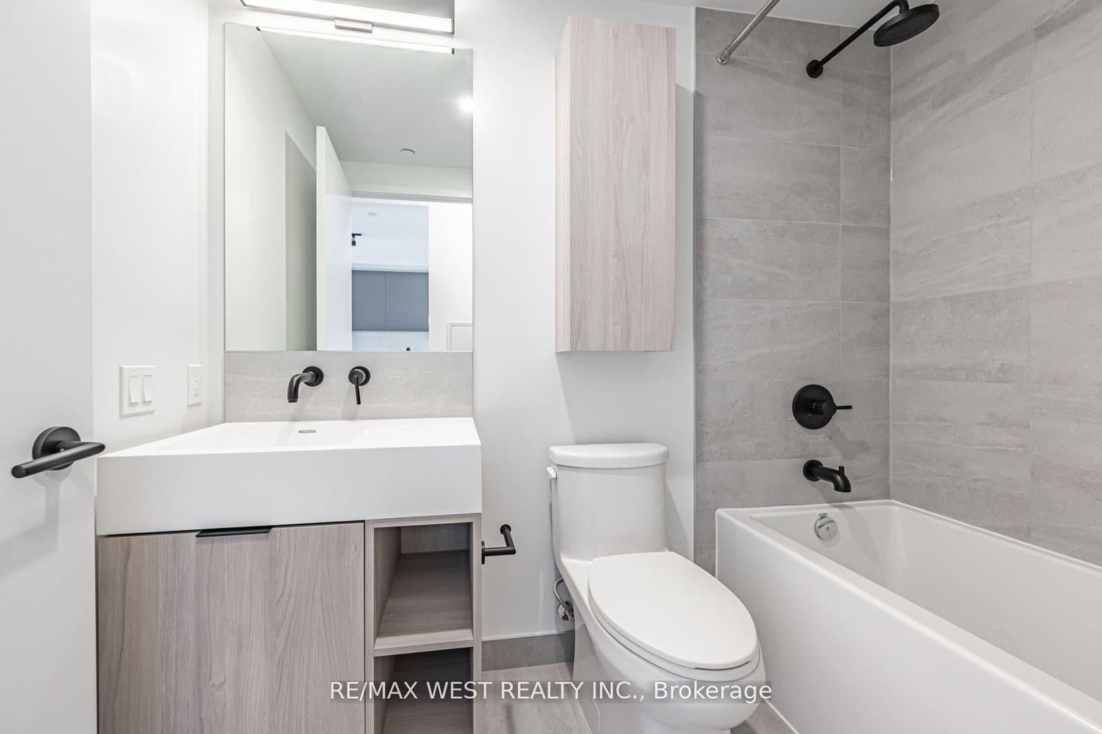 108 Peter Street, Unit 2601 - Image 4