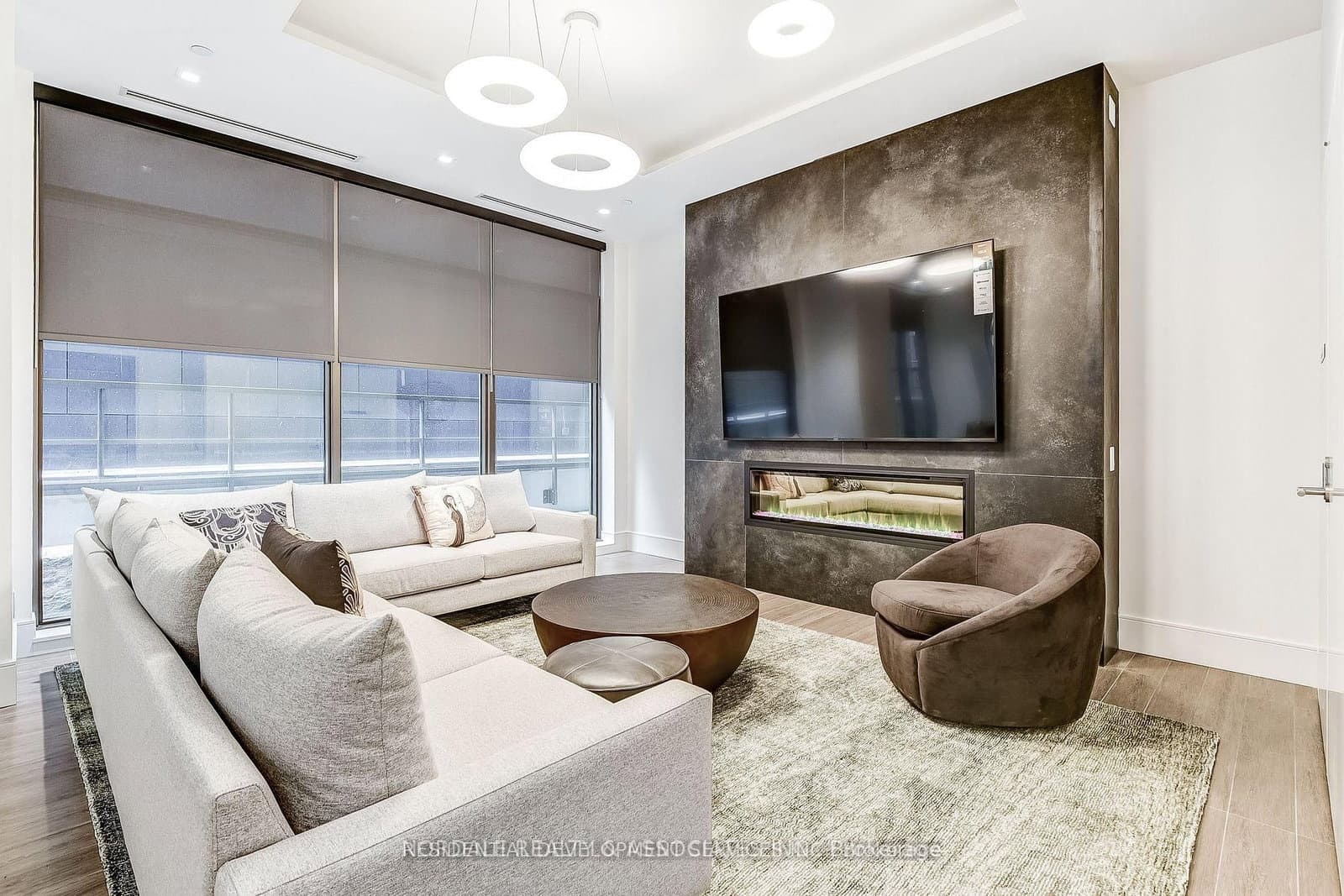 28 Widmer Street, Unit SPH25 - Image 3