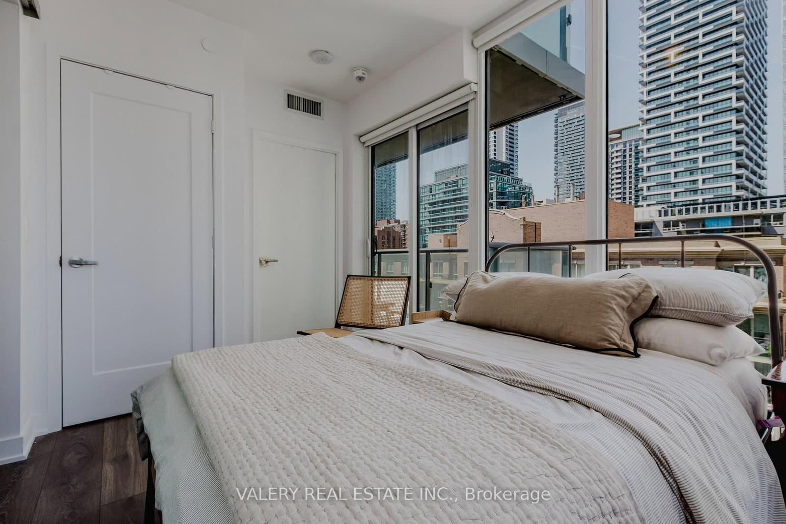 195 Redpath Avenue, Unit 712 - Image 3
