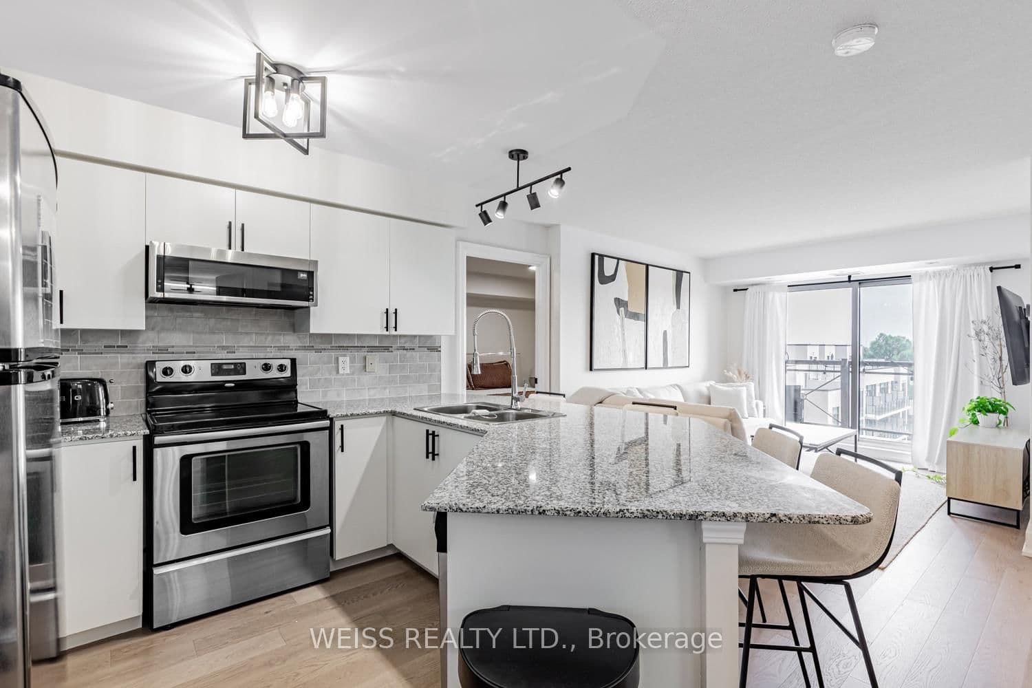 872 Sheppard Avenue W, Unit 609 - Image 2