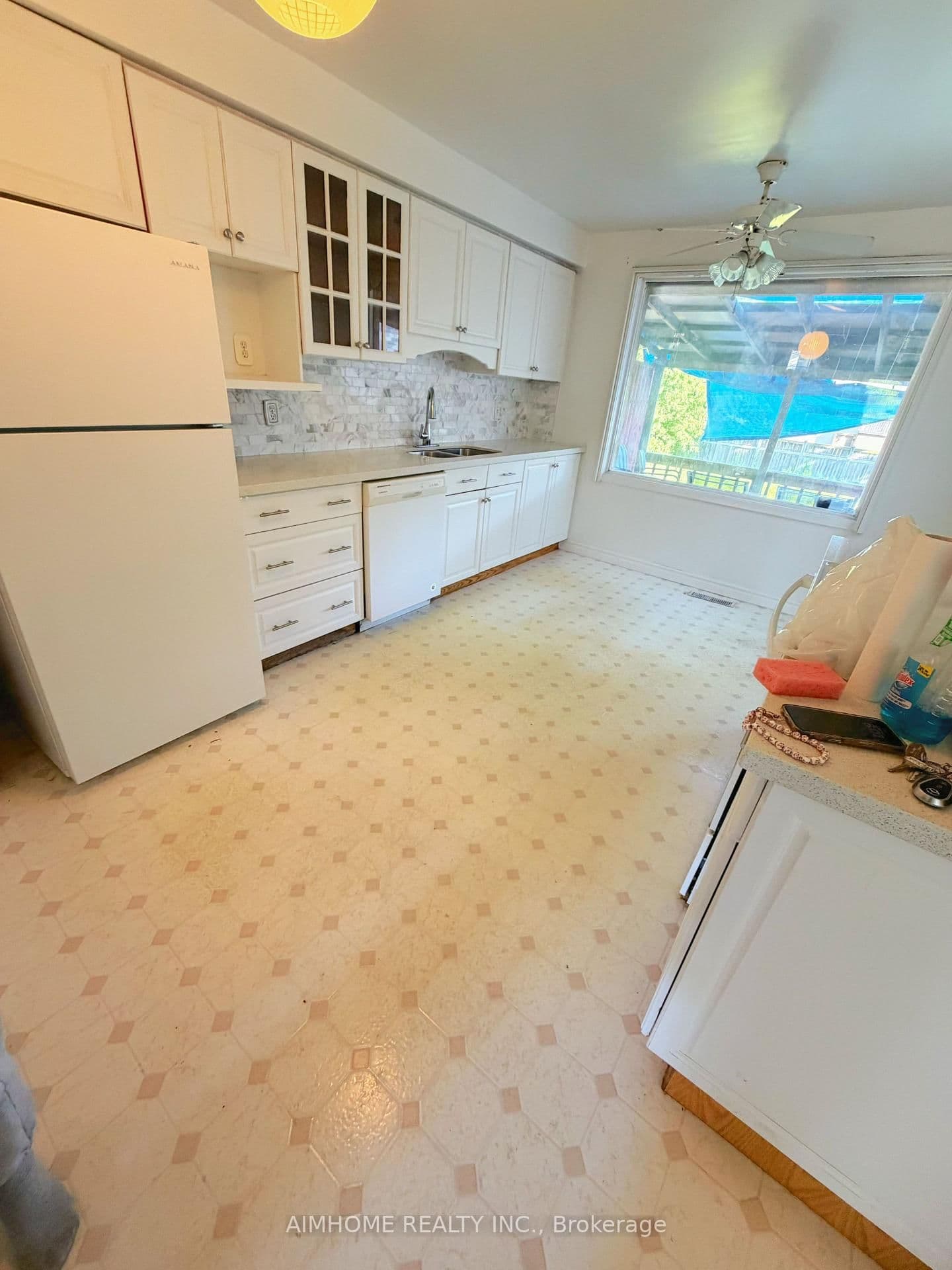 481 Hounslow Avenue - Image 4