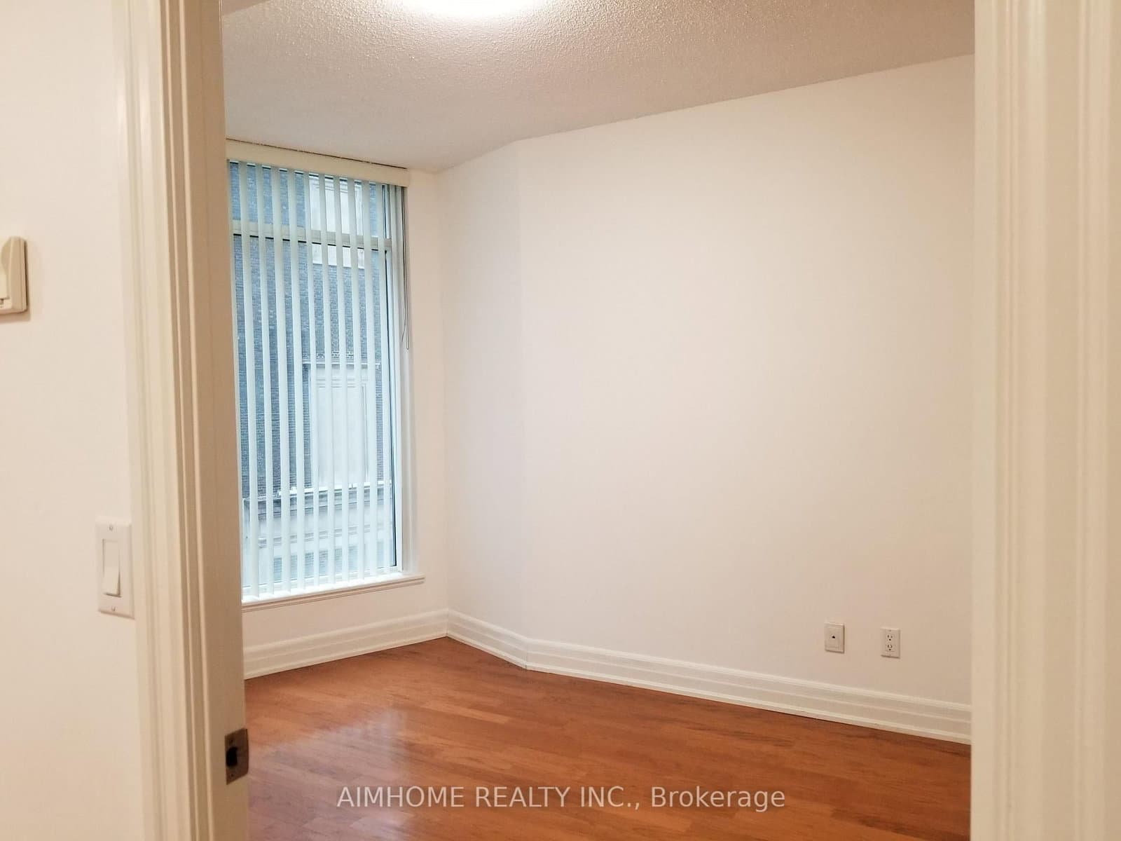 8 Scollard Street, Unit 402 - Image 3