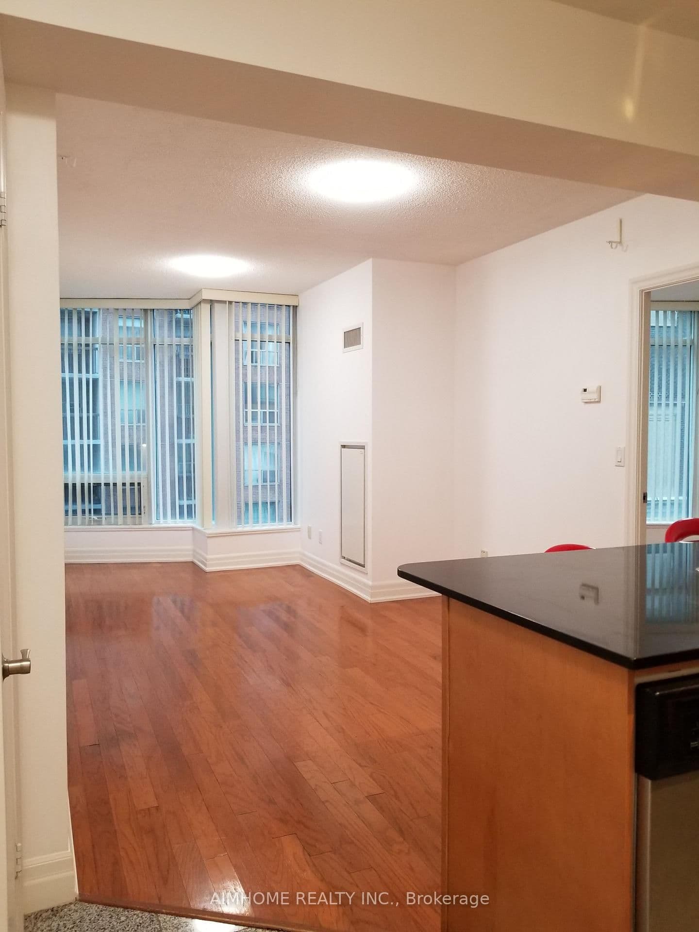 8 Scollard Street, Unit 402 - Image 4
