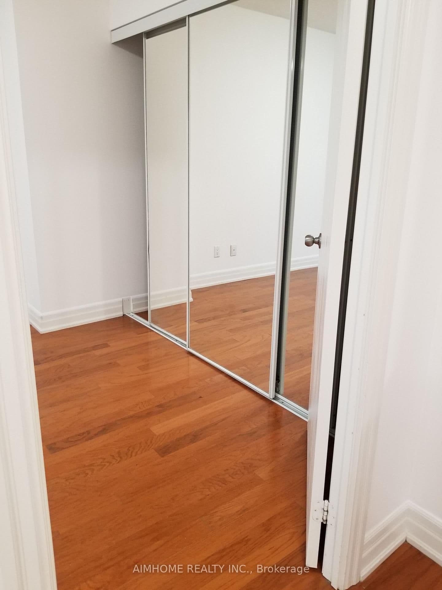 8 Scollard Street, Unit 402 - Image 6