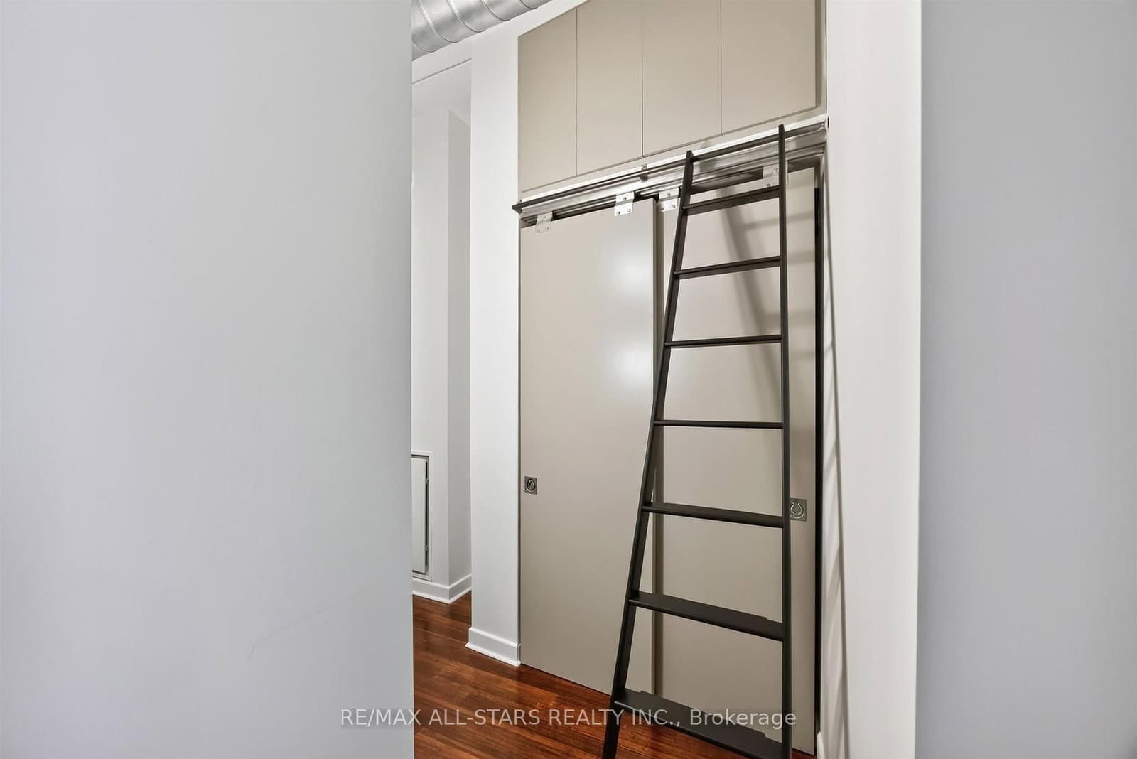 155 Dalhousie Street, Unit 827 - Image 2