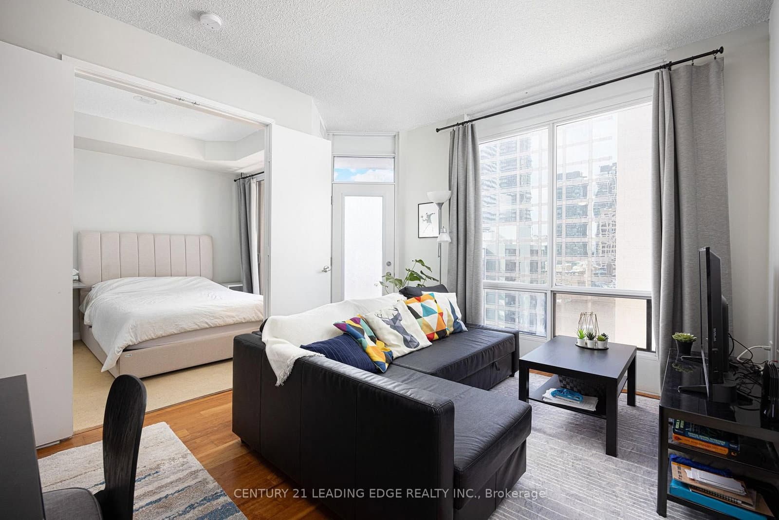 85 Bloor Street E, Unit 1413 - Image 6