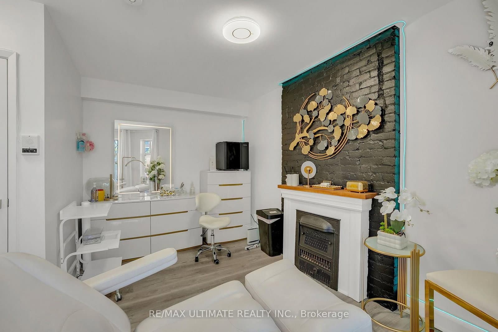 460 College Street, Unit 201 - Image 3