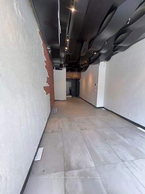 632 Bloor Street W - Image 2