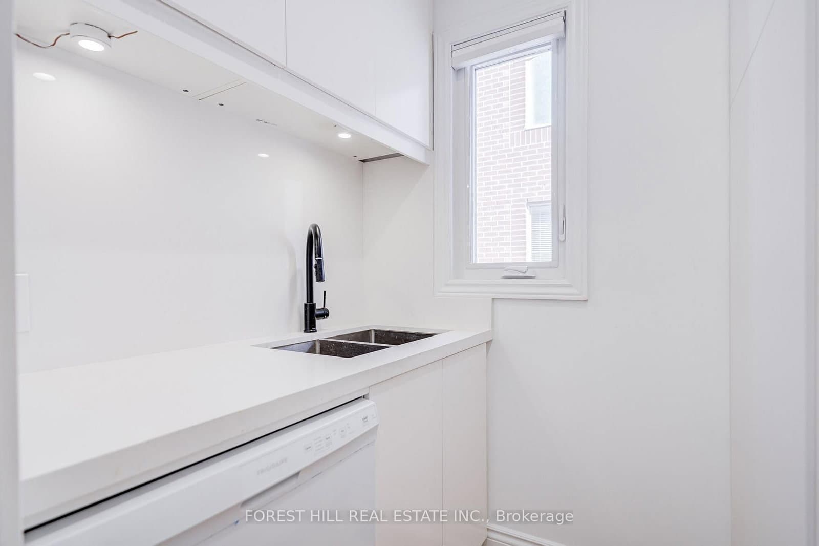 85 Vaughan Road, Unit 5 - Image 5
