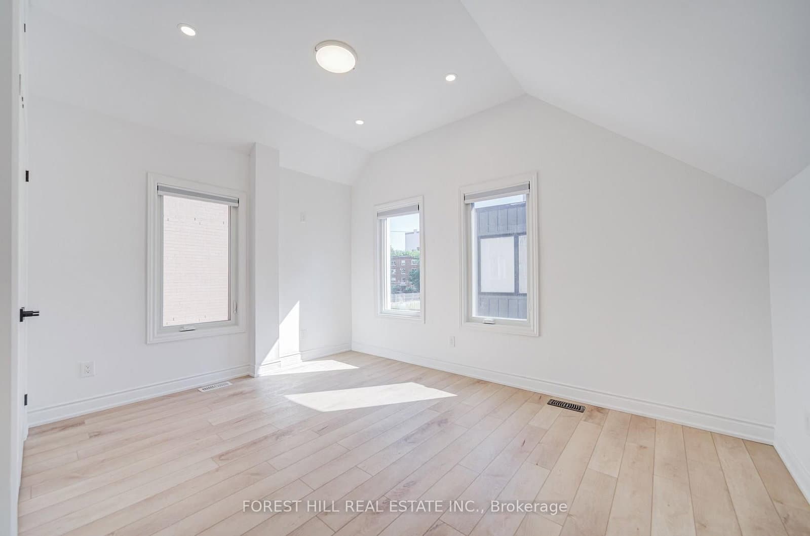 85 Vaughan Road, Unit 5 - Image 6