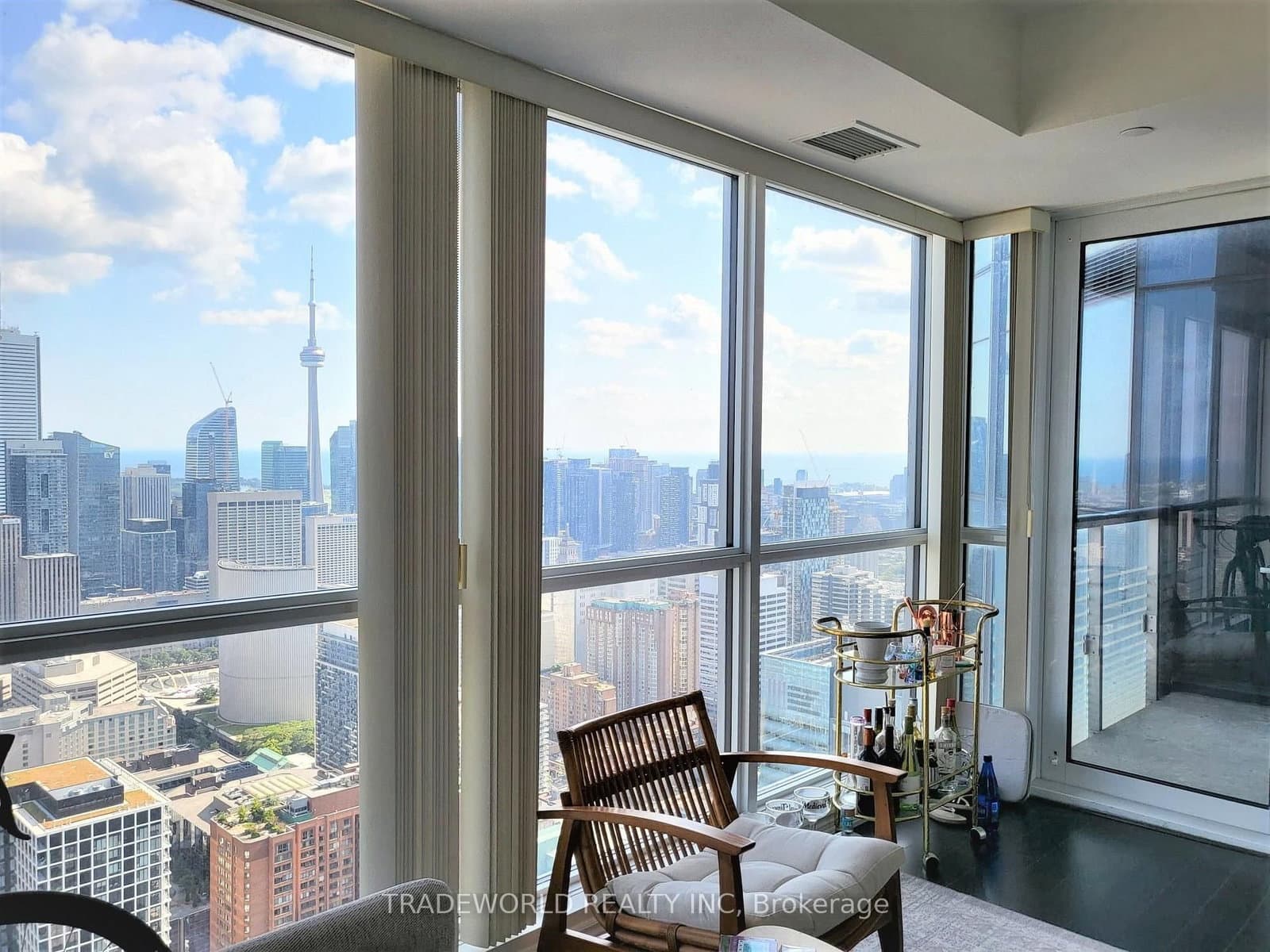 386 Yonge Street, Unit 5407 - Image 2