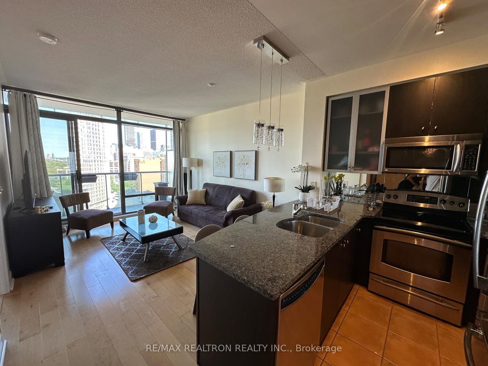18 Yorkville Avenue, Unit 1601 - Image 5