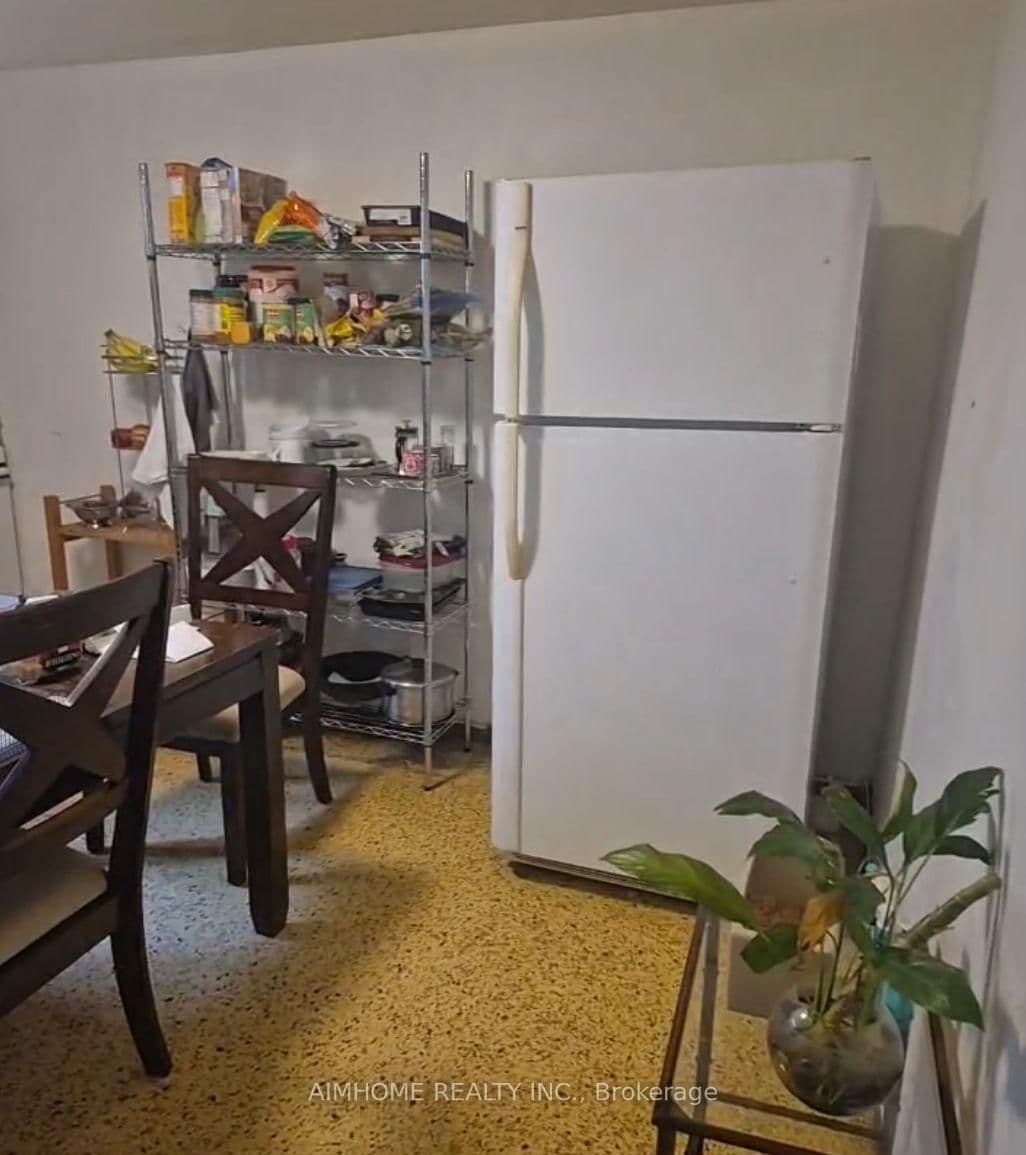 256 Patricia Avenue, Unit Lower - Image 3