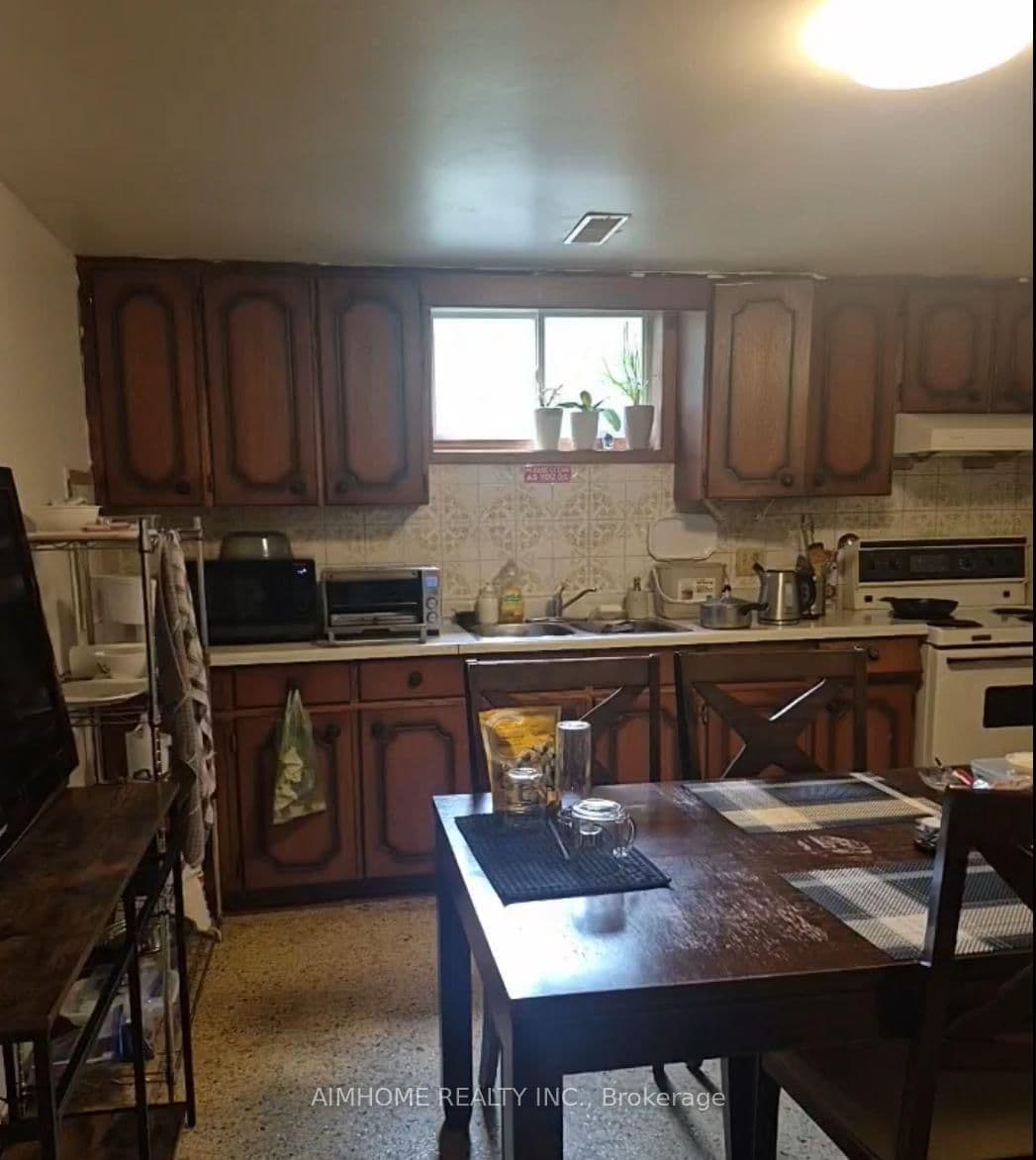 256 Patricia Avenue, Unit Lower - Image 4
