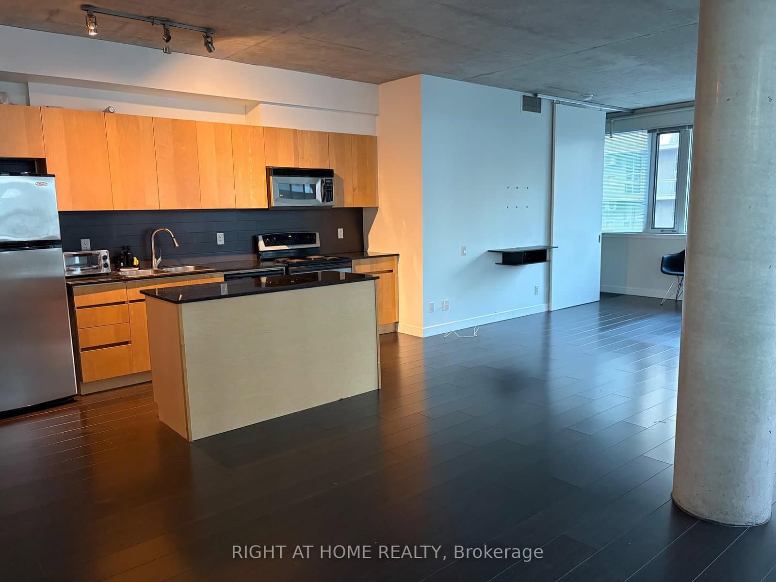 38 Niagara Street, Unit 304 - Image 6