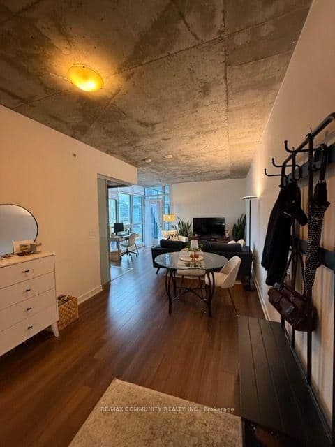 210 Simcoe Street, Unit 1514 - Image 3
