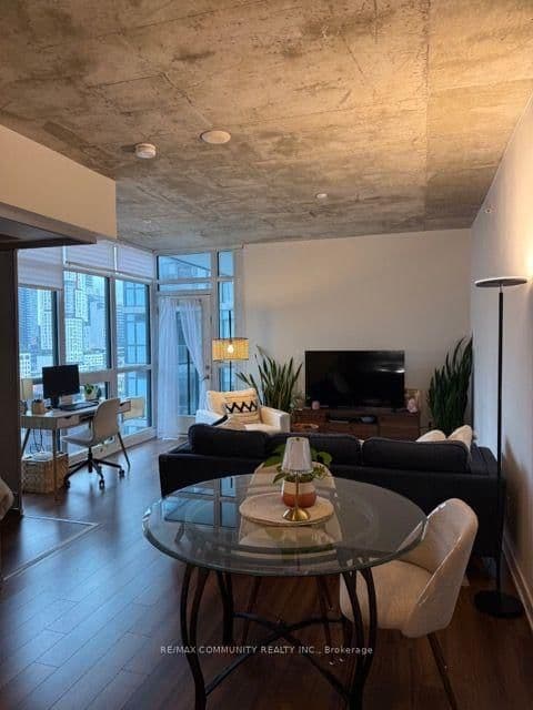 210 Simcoe Street, Unit 1514 - Image 5