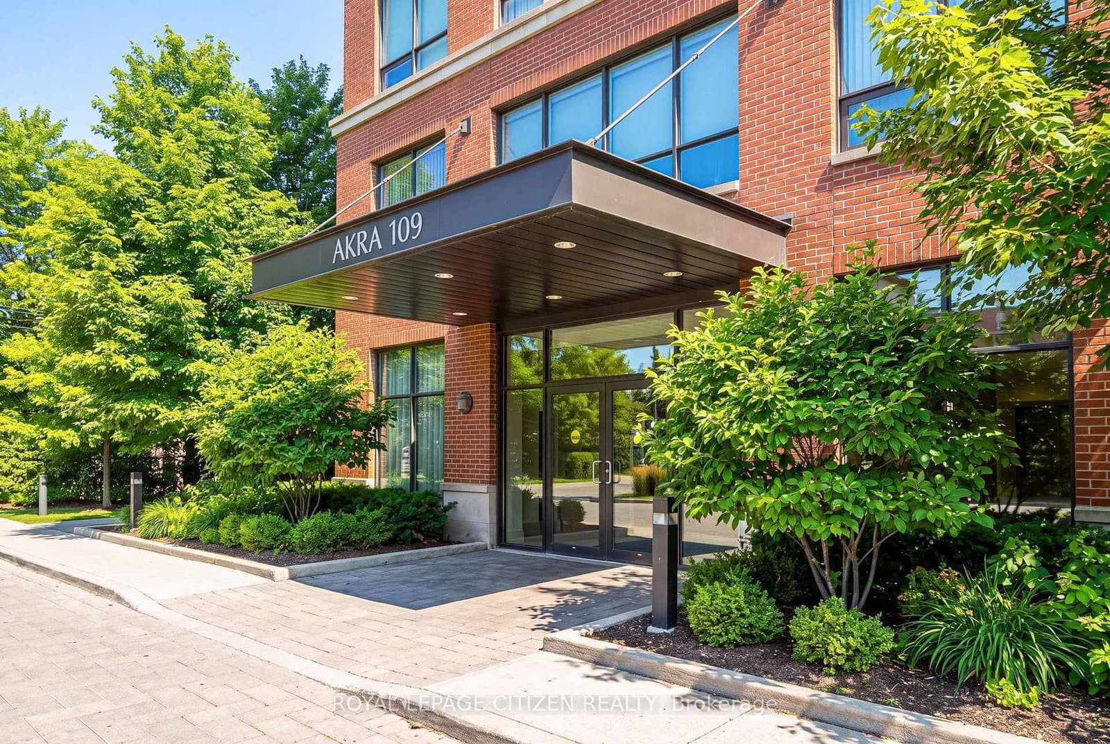 109 Erskine Avenue, Unit 906 - Image 1