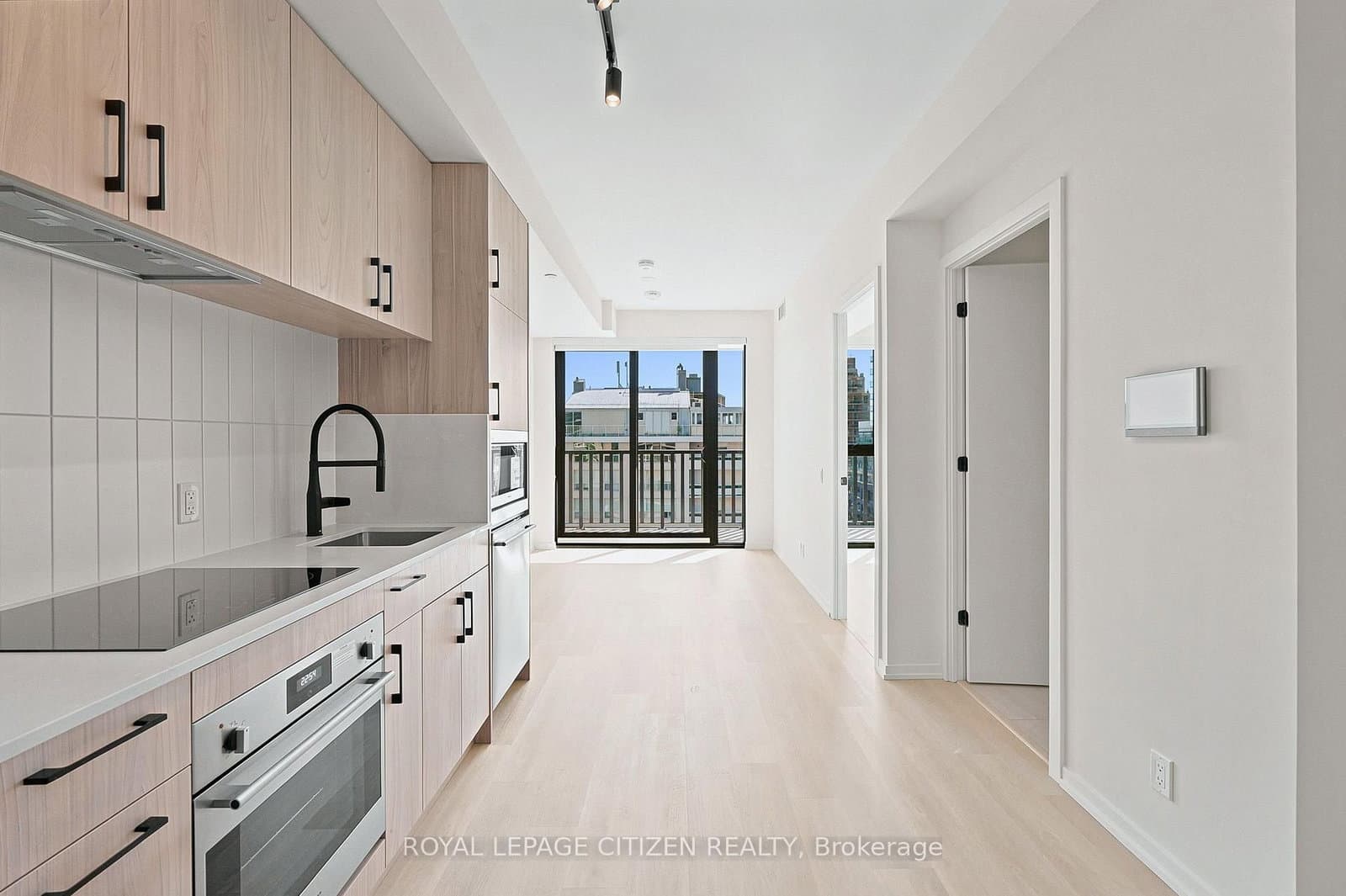 109 Erskine Avenue, Unit 906 - Image 4