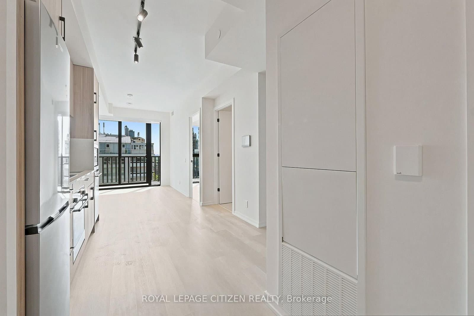 109 Erskine Avenue, Unit 906 - Image 5
