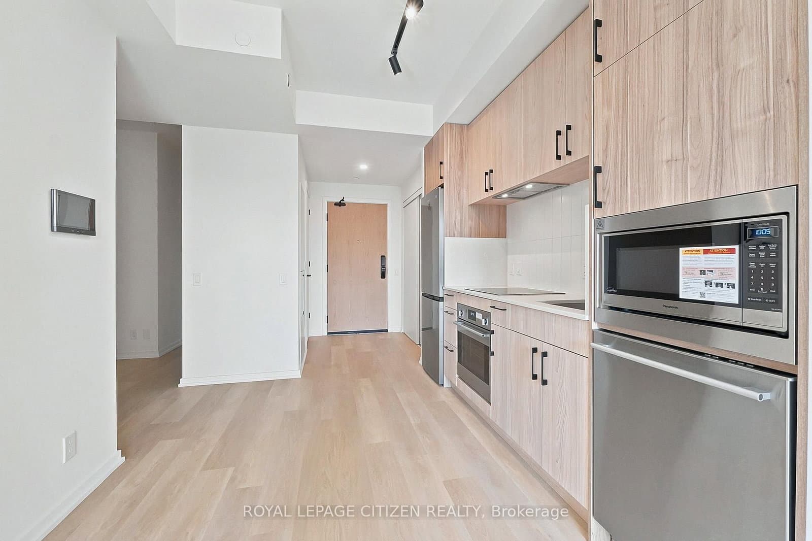 109 Erskine Avenue, Unit 906 - Image 6